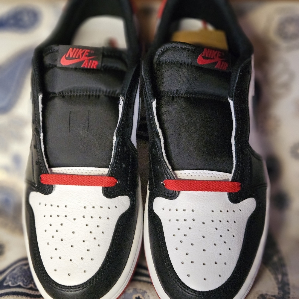 NIKE - Picture 5 of 16